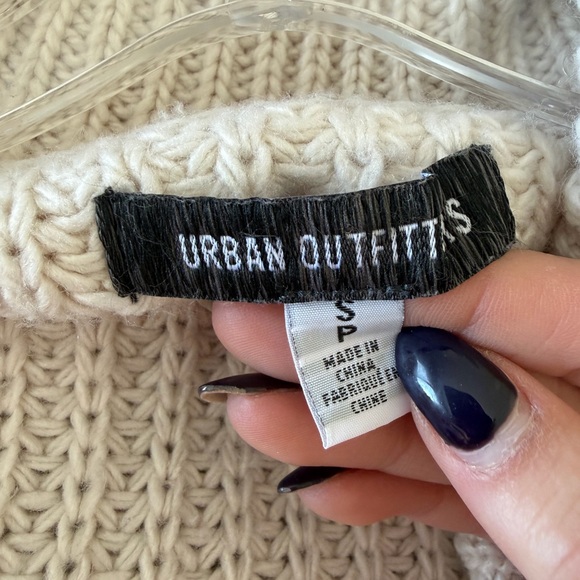 Urban Outfitters Chunky Knit Zip Up Sweater – Size S (never been worn) - Picture 4 of 4
